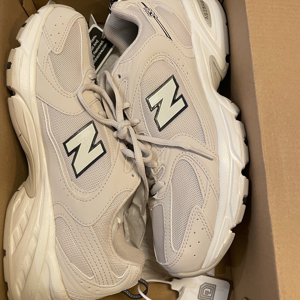 New Balance 530v2 Retro Sneakers US women size 9.5